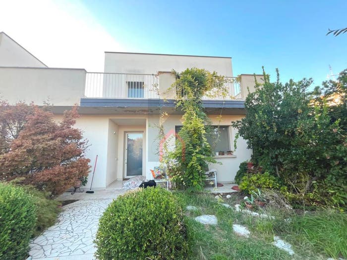 Casa con 6 locali in vendita in Cava, Forlì