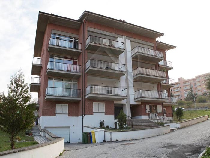 Casa quadrilocale in vendita in Via Pasquale Santucci, Torretta Torrione, L'Aquila