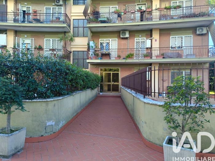 Appartamento con 5 locali in vendita in Via DI CASAL MORENA, Morena, Roma