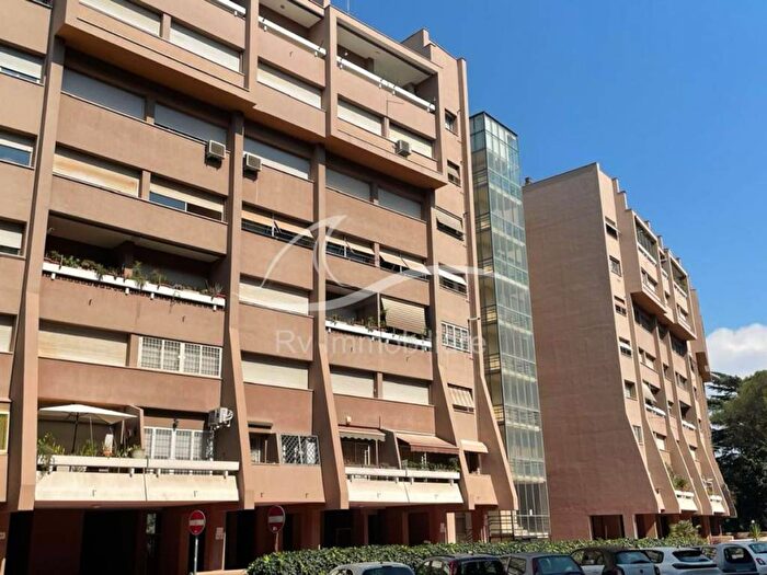 Appartamento con 5 locali in vendita in Via Elio Lampridio Cerva, Fonte Meravigliosa, Roma