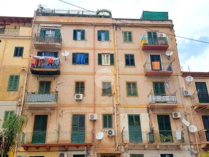Appartamento trilocale in vendita in Via Andrea Morosini, Noce, Palermo