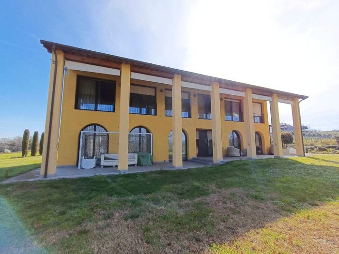 Casa con 6 locali in vendita in Vecchiazzano Ospedale, Forlì