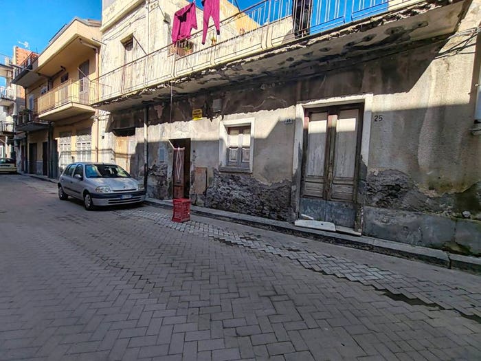 Casa con 6 locali in vendita in Via Siracusa, Paternò