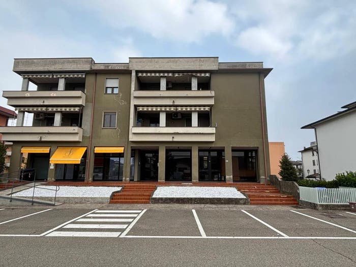 Appartamento quadrilocale in vendita in Via Emilia, Roveleto, Cadeo