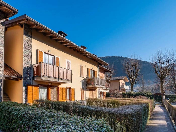 Appartamento bilocale in vendita in Via Amedeo Duca d'Aosta, Villa d'Ogna