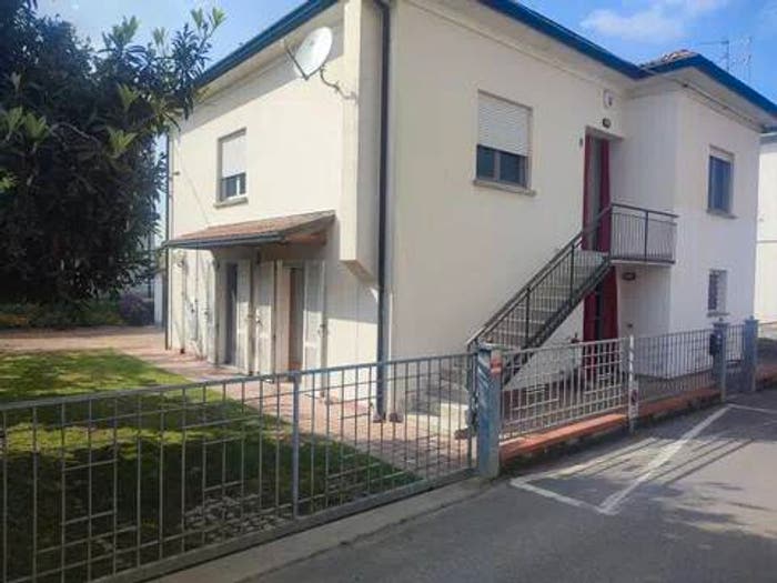 Casa con 6 locali in vendita in Bagnacavallo