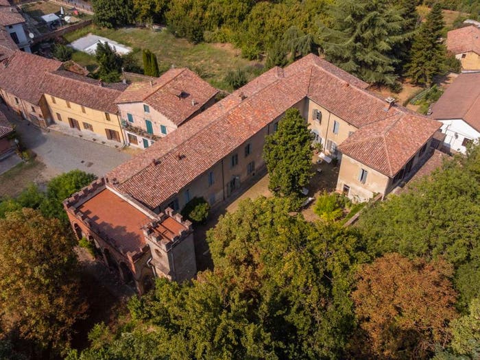 Casa con 6 locali in vendita in Piazza Bezzi, Borgo Villa Il Poggio, Incisa Scapaccino