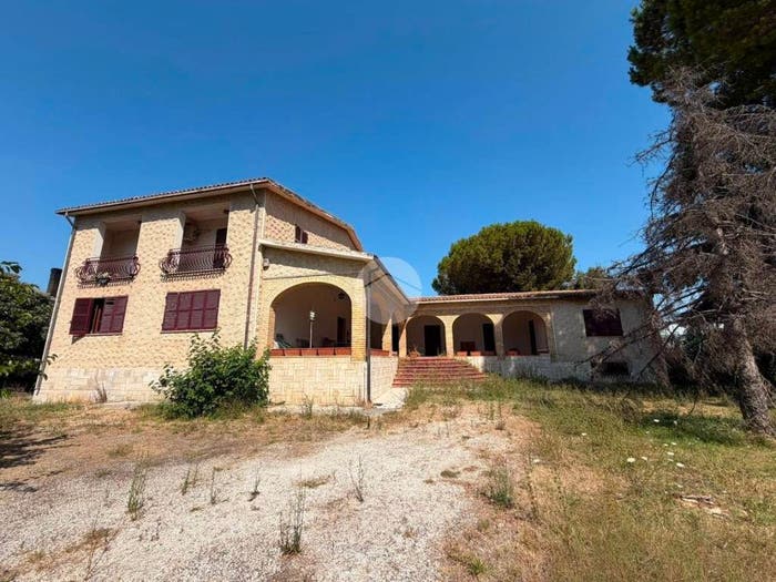 Casa con 6 locali in vendita in Via Tiburtina Valeria, Manoppello