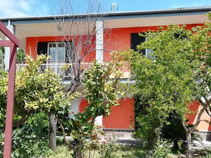 Casa con 5 locali in vendita in Via Sopra Monte SNC, Annunziata, Castel Morrone