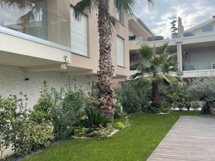 Appartamento quadrilocale in vendita in Centro Storico, Desenzano del Garda
