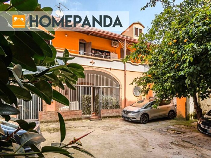 Casa quadrilocale in vendita in Via Giuseppe Verdi, Ferrarecce Università, Caserta