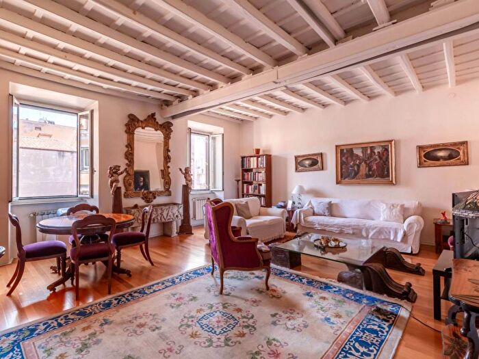 Appartamento con 6 locali in vendita in Piazza di Trevi, Trevi, Roma