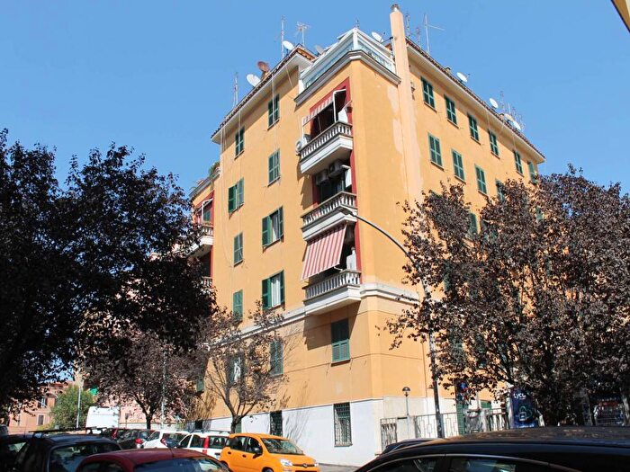 Appartamento trilocale in vendita in Via San Girolamo Emiliani, Monteverde Nuovo, Roma