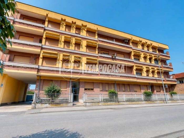 Appartamento quadrilocale in vendita in Via Isonzo, Centro, Bra
