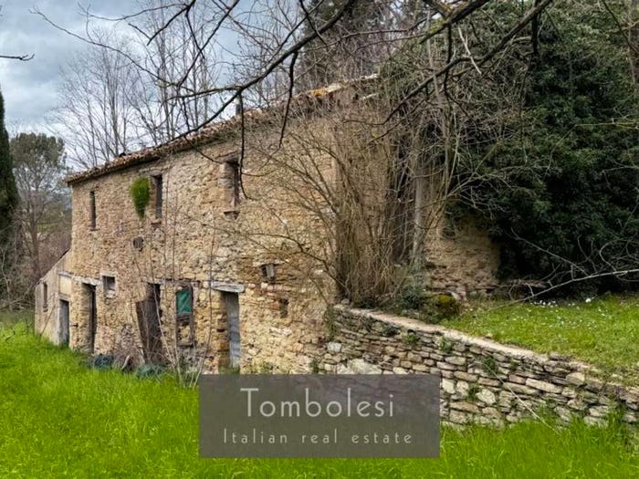 Casa con 6 locali in vendita in Via Isola Di Fano SNC, Isola Di Fano, Fossombrone