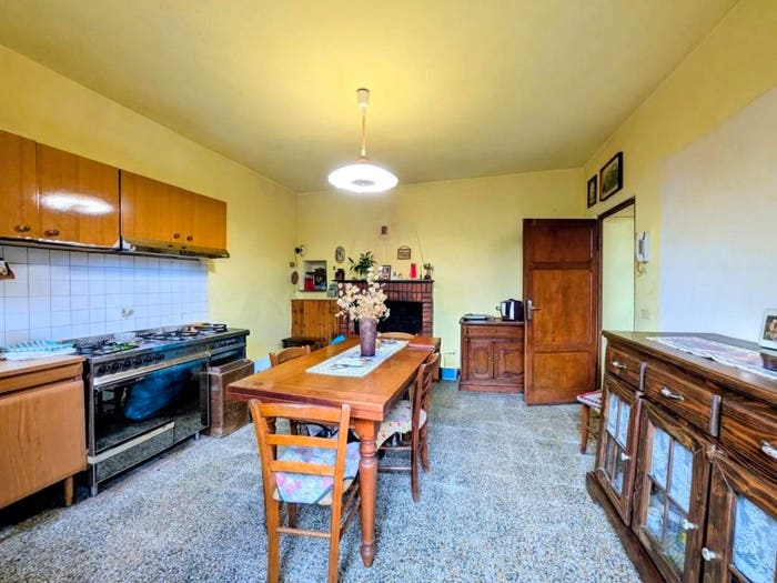 Casa con 6 locali in vendita in Via del Sole, Molazzana