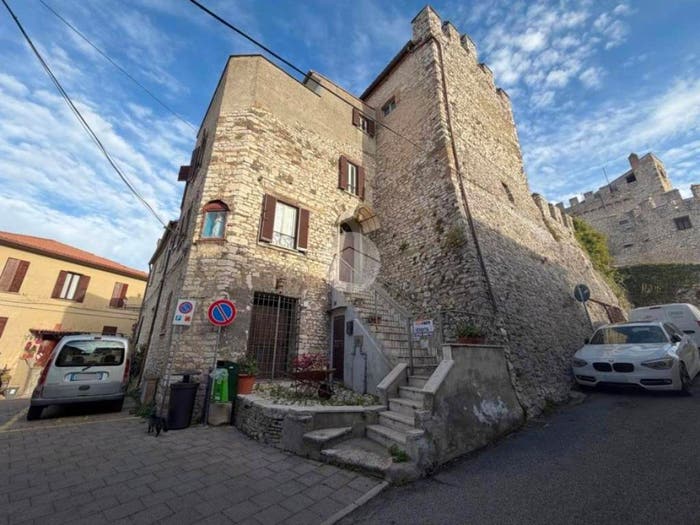 Appartamento con 5 locali in vendita in Via Santa Maria delle Grazie, Centro, Nerola
