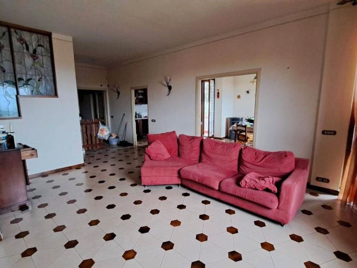 Appartamento con 6 locali in vendita in Fabbrica, Peccioli