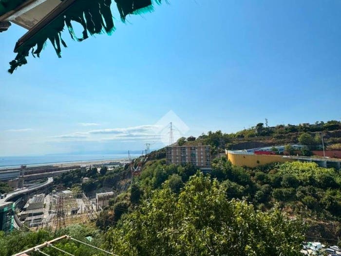 Appartamento trilocale in vendita in Via dei sessanta, Cornigliano, Genova