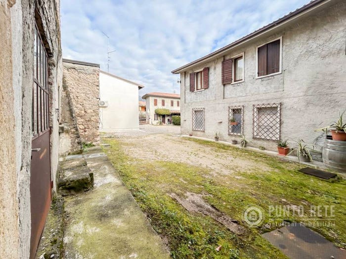 Casa con 6 locali in vendita in Via Incisa, Centro, Fumane