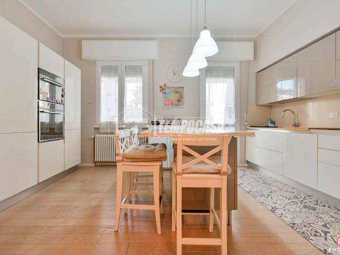 Appartamento con 5 locali in vendita in Viale Goffredo Mameli, Calzabigi, Livorno