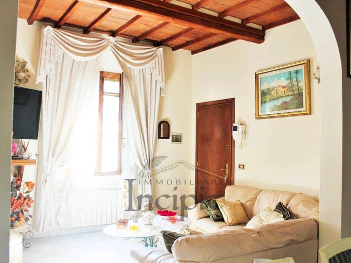 Appartamento quadrilocale in vendita in Via Novembre, Centro, Castelfiorentino