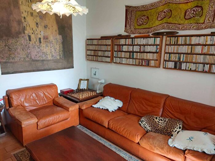 Casa con 6 locali in vendita in Cafaggio Grignano, Prato