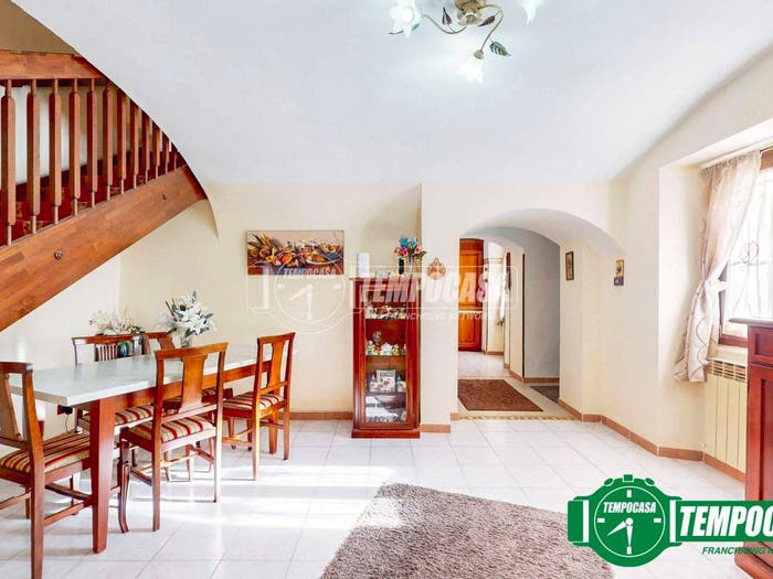 Casa con 6 locali in vendita in Strada Serravalle, Novi Ligure