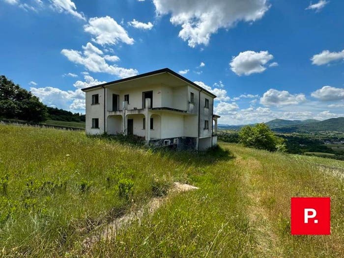 Casa con 6 locali in vendita in Alvignano