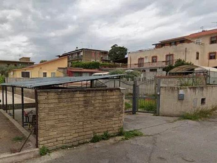 Appartamento trilocale in vendita in Via Frondarola, Castelverde, Roma