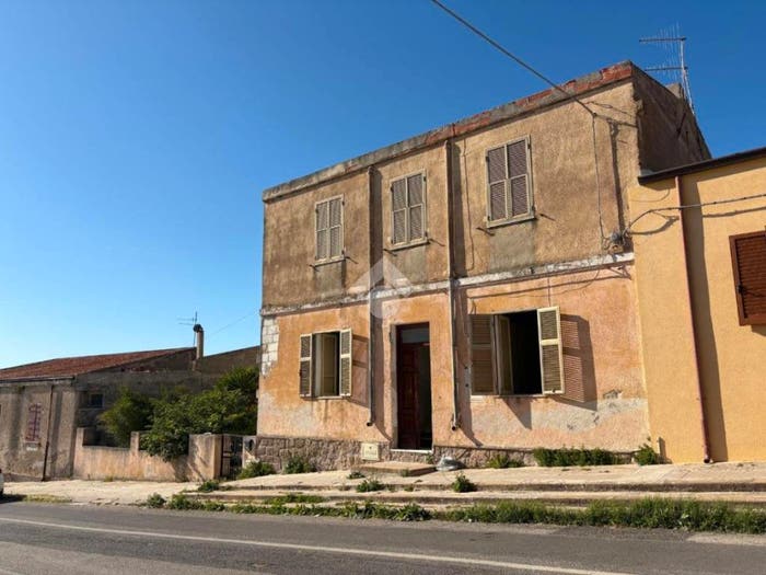 Appartamento trilocale in vendita in Via Capitano Satta, Uri