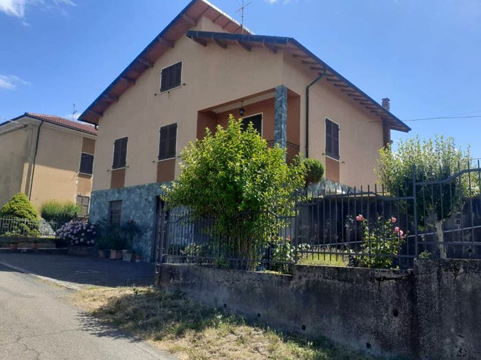 Casa con 5 locali in vendita in Via Regina Margherita, Centro, Bosio