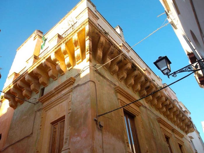 Casa con 6 locali in vendita in Via Ramis, Centro, Parabita