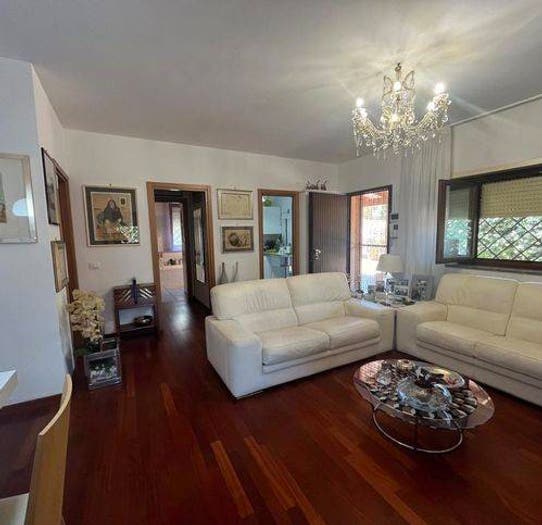 Casa con 5 locali in vendita in Via Maestrale, Boccelle, Civitavecchia