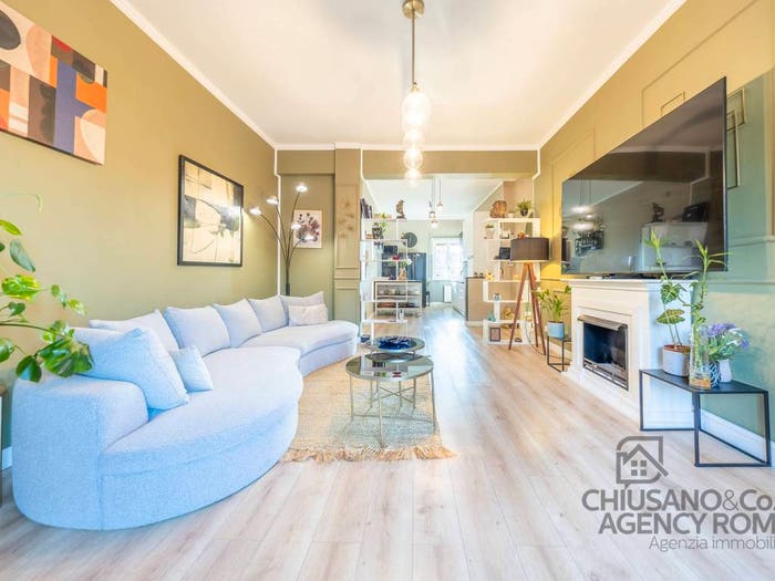 Appartamento quadrilocale in vendita in Via Vico Equense, Borghesiana, Roma