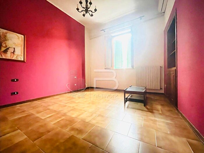 Appartamento con 6 locali in vendita in Via Felice Cavallotti, Centro, Viareggio