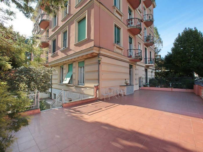 Appartamento con 5 locali in vendita in Via Giorgio Byron, Albaro, Genova