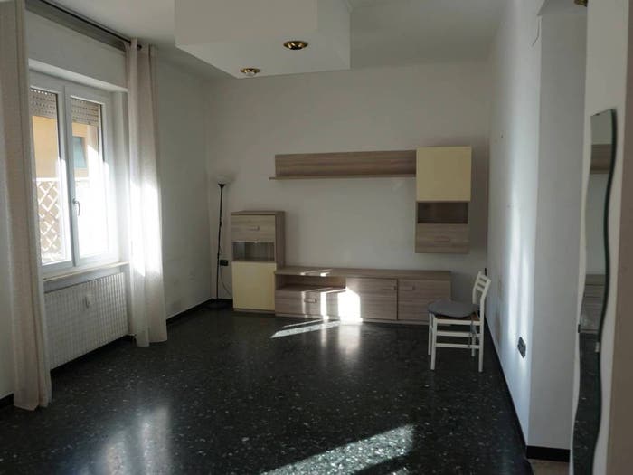 Appartamento trilocale in vendita in Via Mansueto, Rivarolo, Genova