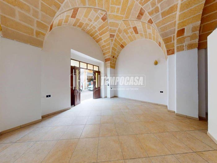 Casa bilocale in vendita in Via G Marconi, Centro, Leverano