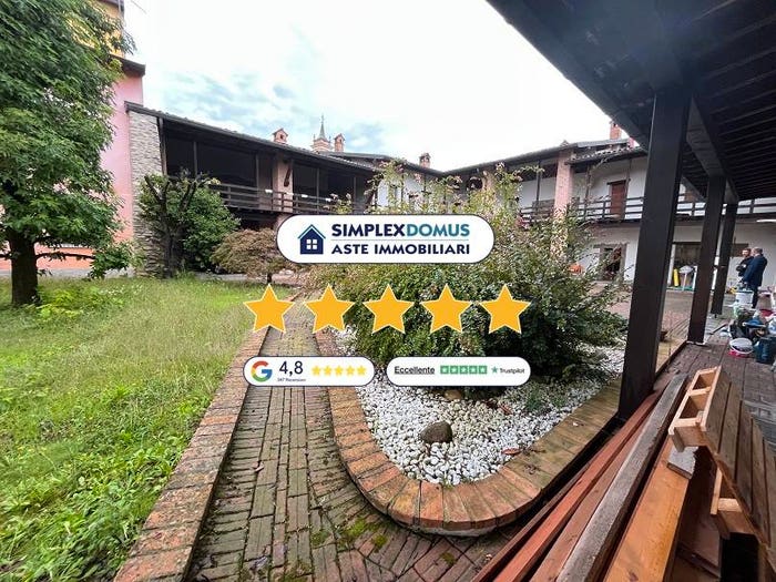 Casa con 6 locali in vendita in Via Piave, Madone
