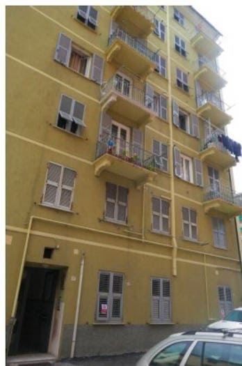 Appartamento trilocale in vendita in Via Rivarolo, Rivarolo, Genova