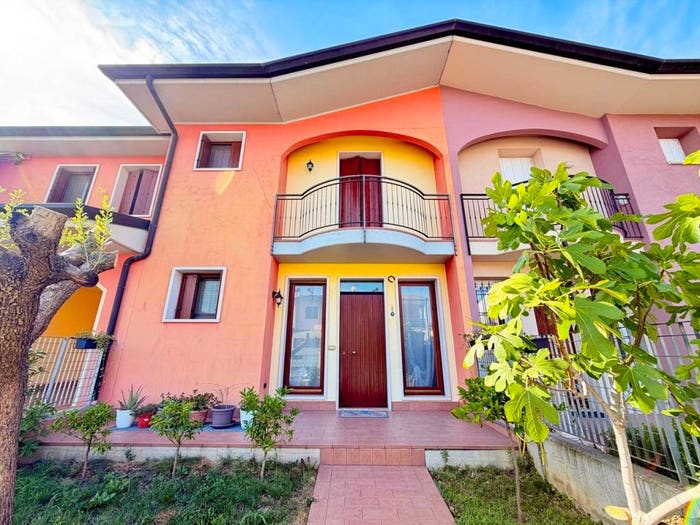 Casa con 6 locali in vendita in Via Giuseppe Garibaldi, Centro, Bovolone