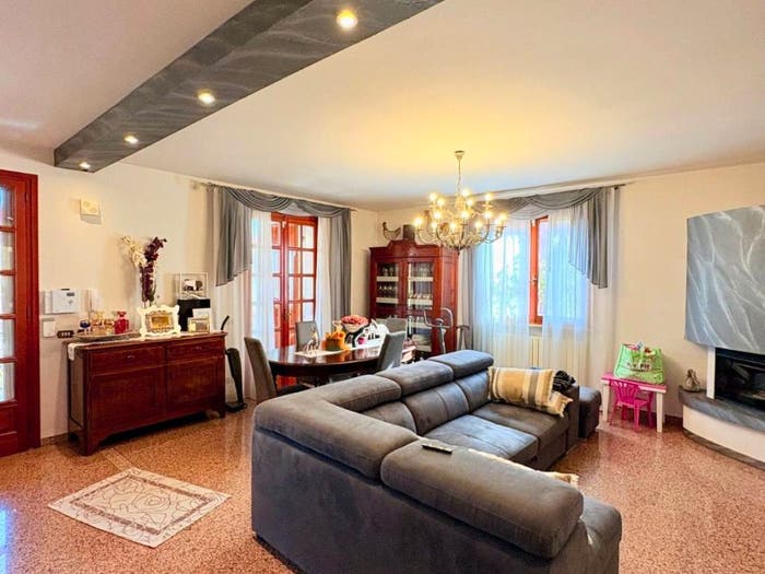 Casa con 6 locali in vendita in Via Zambeccara, Rivara, San Felice sul Panaro