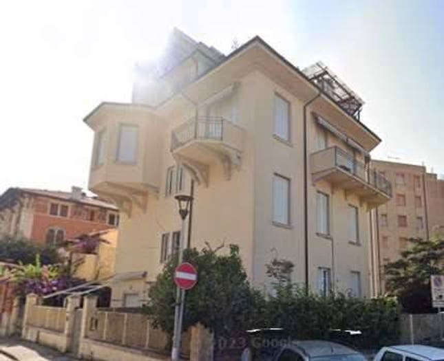 Appartamento quadrilocale in vendita in Via Gioacchino Rossini, Città Giardino, Viareggio
