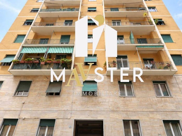 Appartamento quadrilocale in vendita in Via Giovanni Ambrogio Molfino, Sestri Ponente, Genova