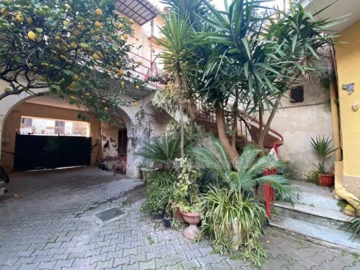 Appartamento trilocale in vendita in Via delle Ville, Caserta