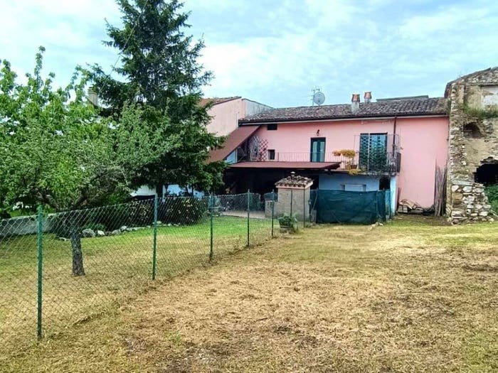 Casa con 5 locali in vendita in Via Campiduve, Garrufo, Campli