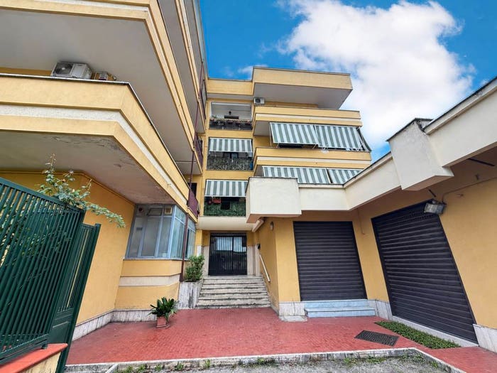 Appartamento quadrilocale in vendita in Via della Repubblica, Villaricca