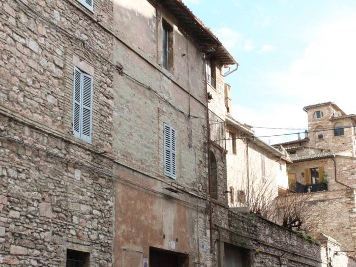 Casa trilocale in vendita in Via Eugenio Brizi, Centro Storico, Assisi