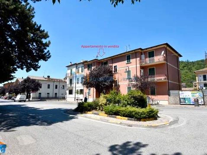 Appartamento trilocale in vendita in Via Roma, Centro, Carsoli